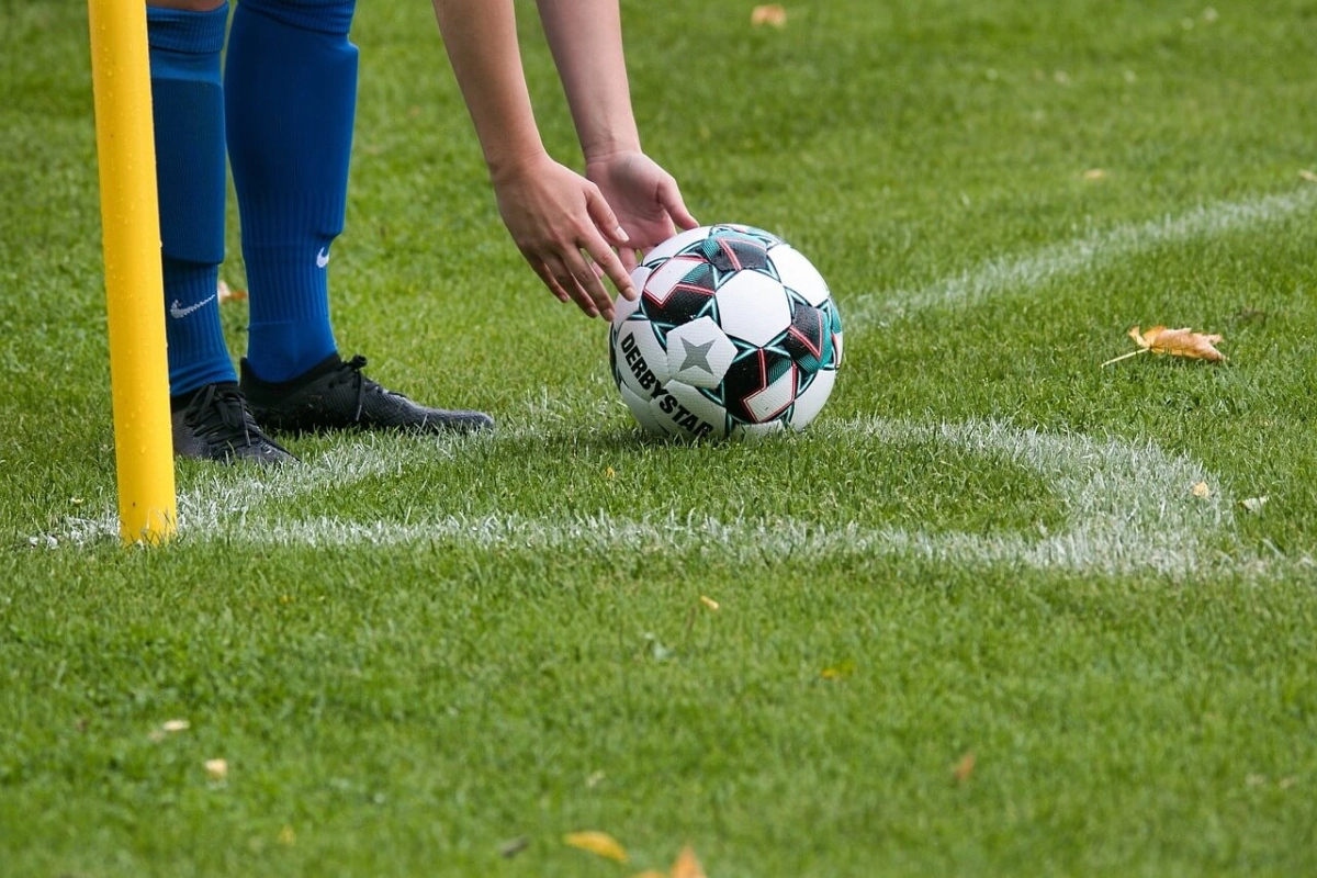 Sơ đồ 4-3-3 và những biến số phạt góc